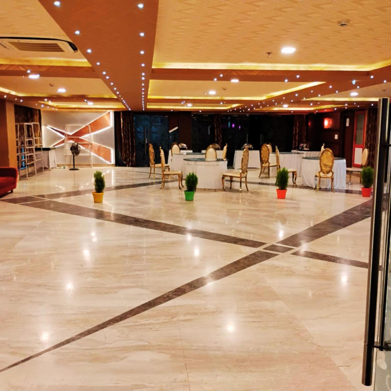Hotel Lake View Grand Lucknow Zewnętrze zdjęcie