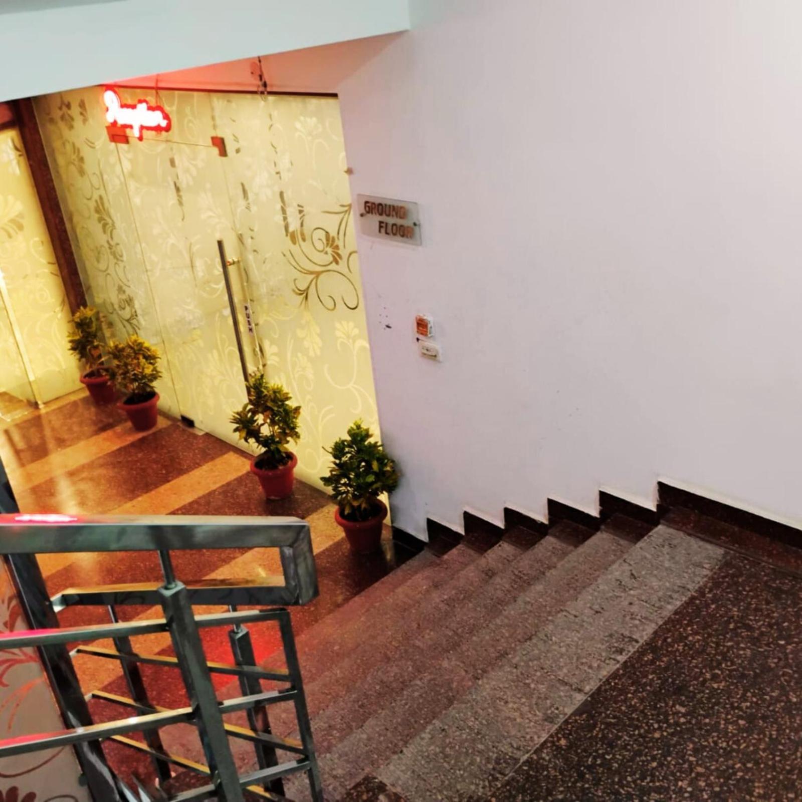 Hotel Lake View Grand Lucknow Zewnętrze zdjęcie