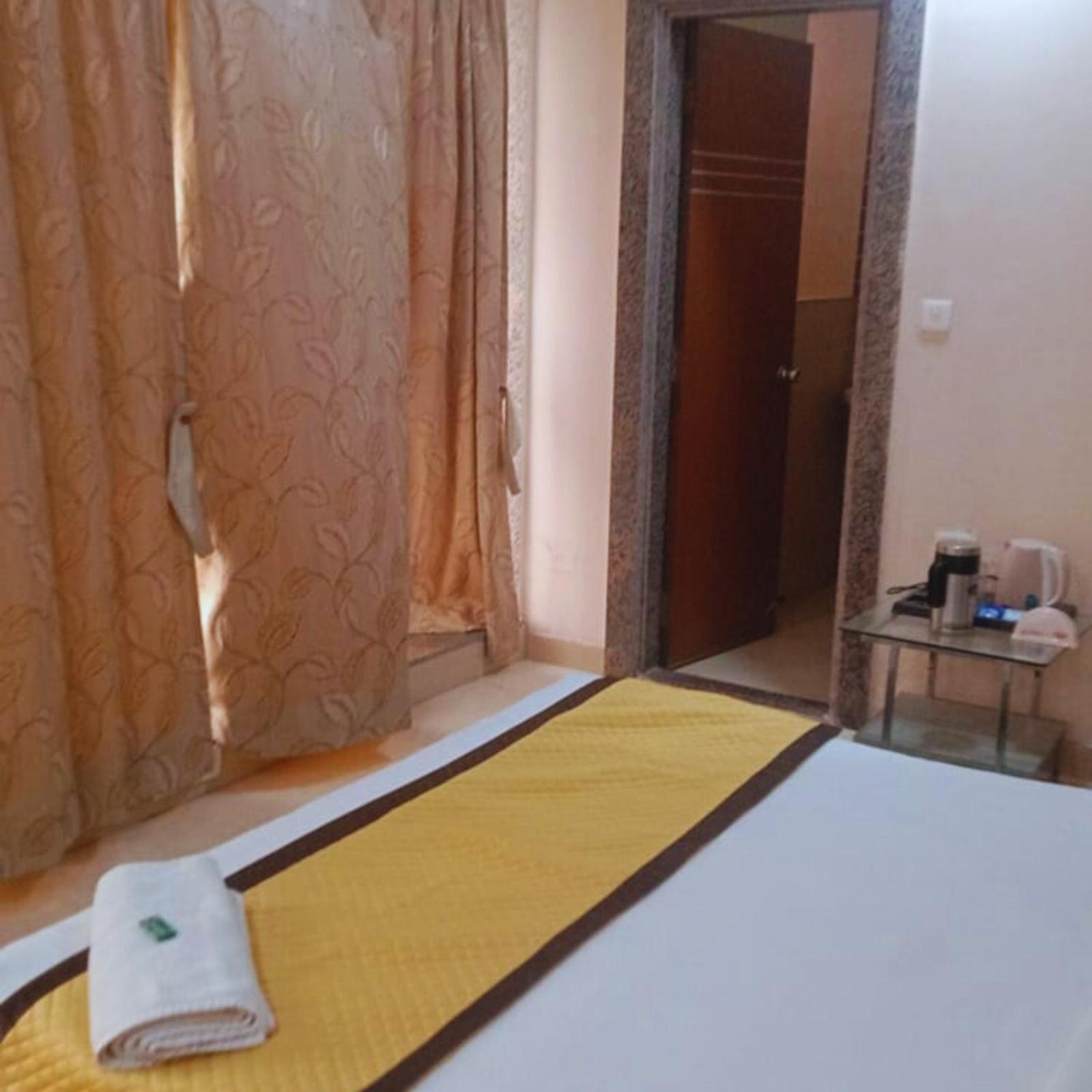 Hotel Lake View Grand Lucknow Zewnętrze zdjęcie