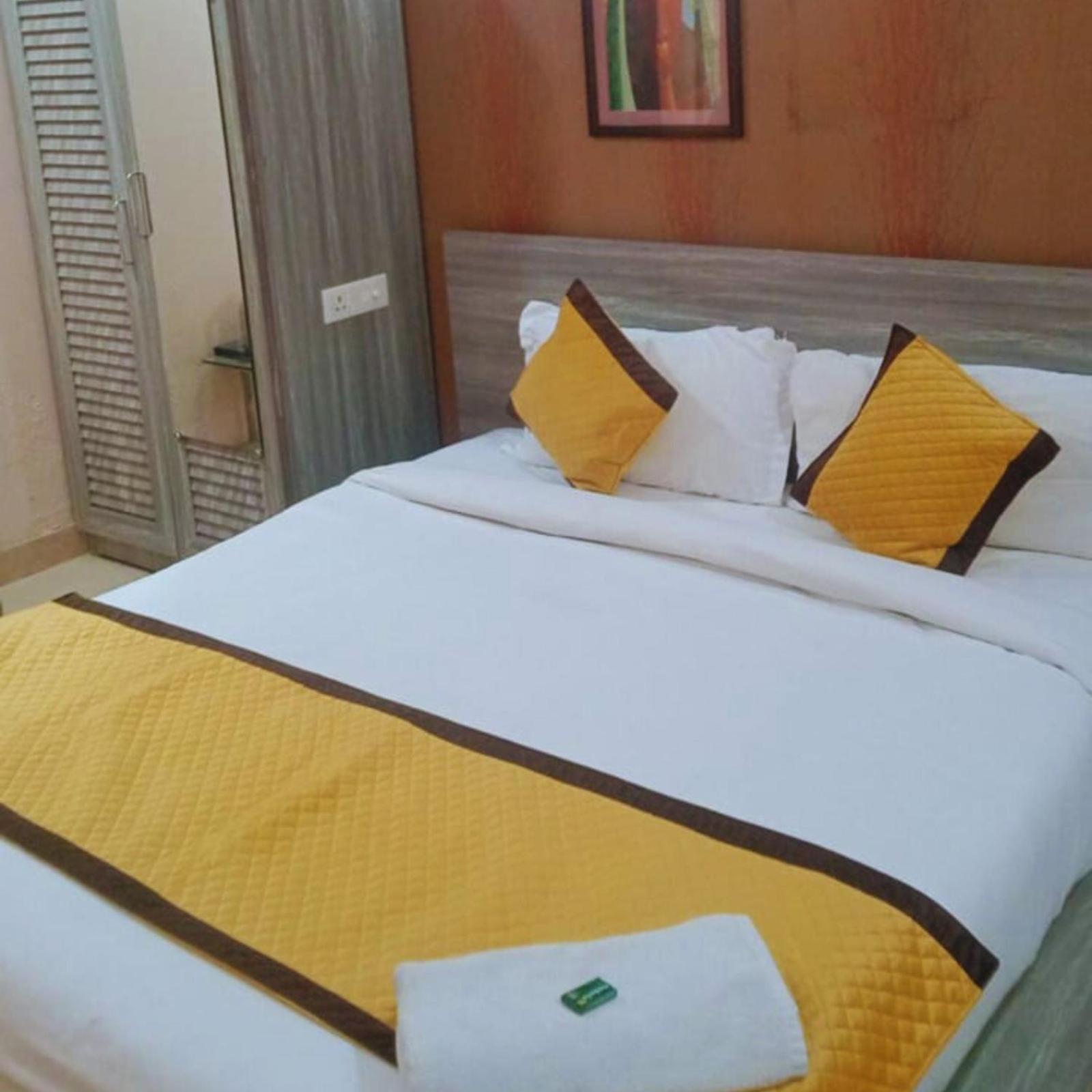 Hotel Lake View Grand Lucknow Zewnętrze zdjęcie