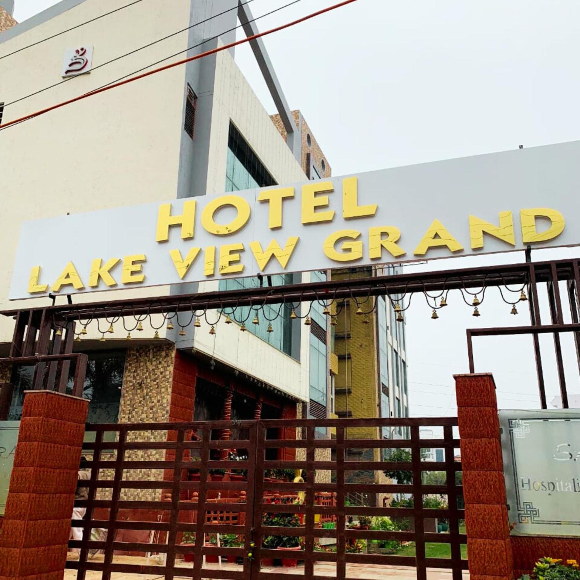 Hotel Lake View Grand Lucknow Zewnętrze zdjęcie