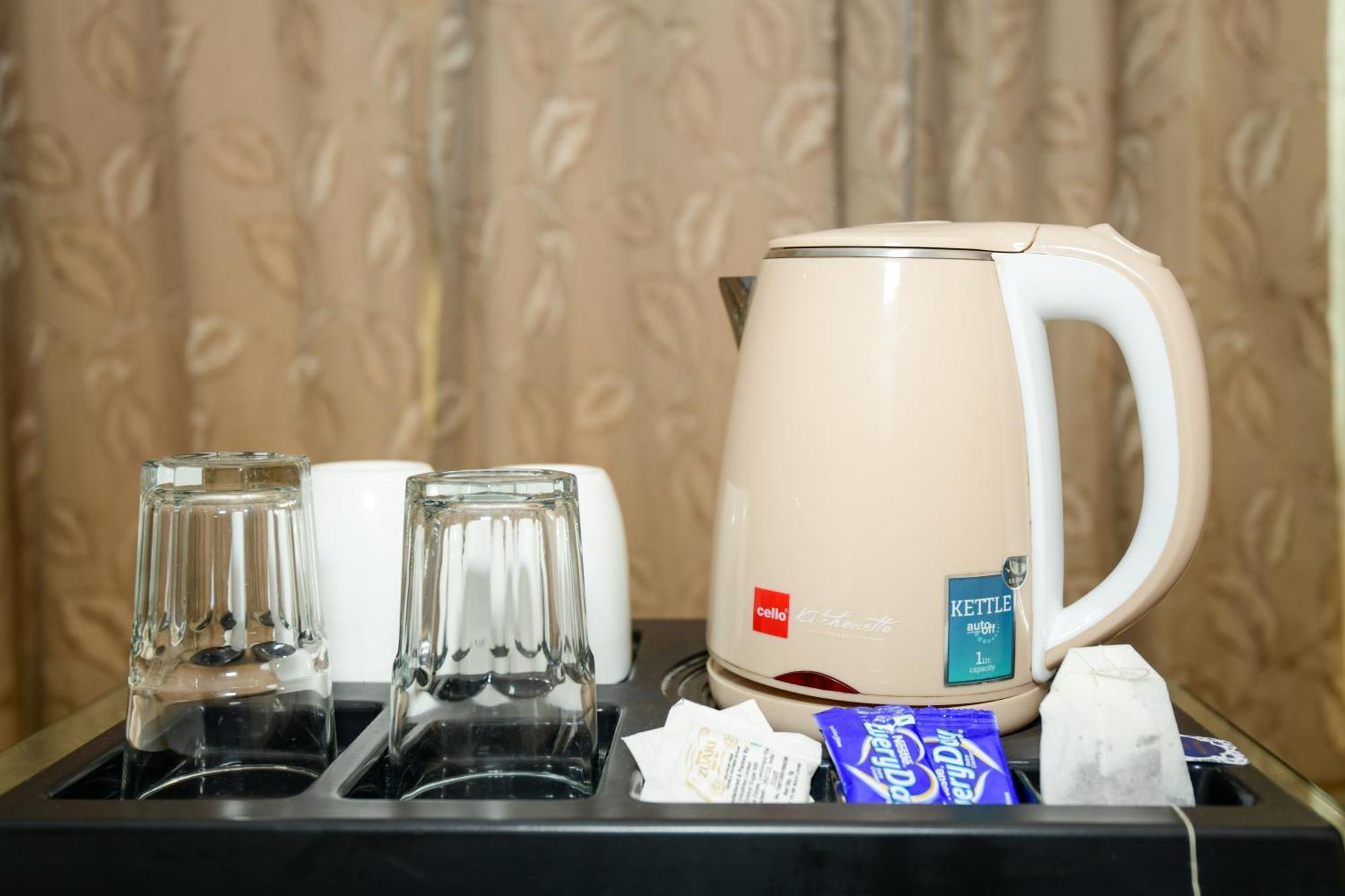 Hotel Lake View Grand Lucknow Zewnętrze zdjęcie